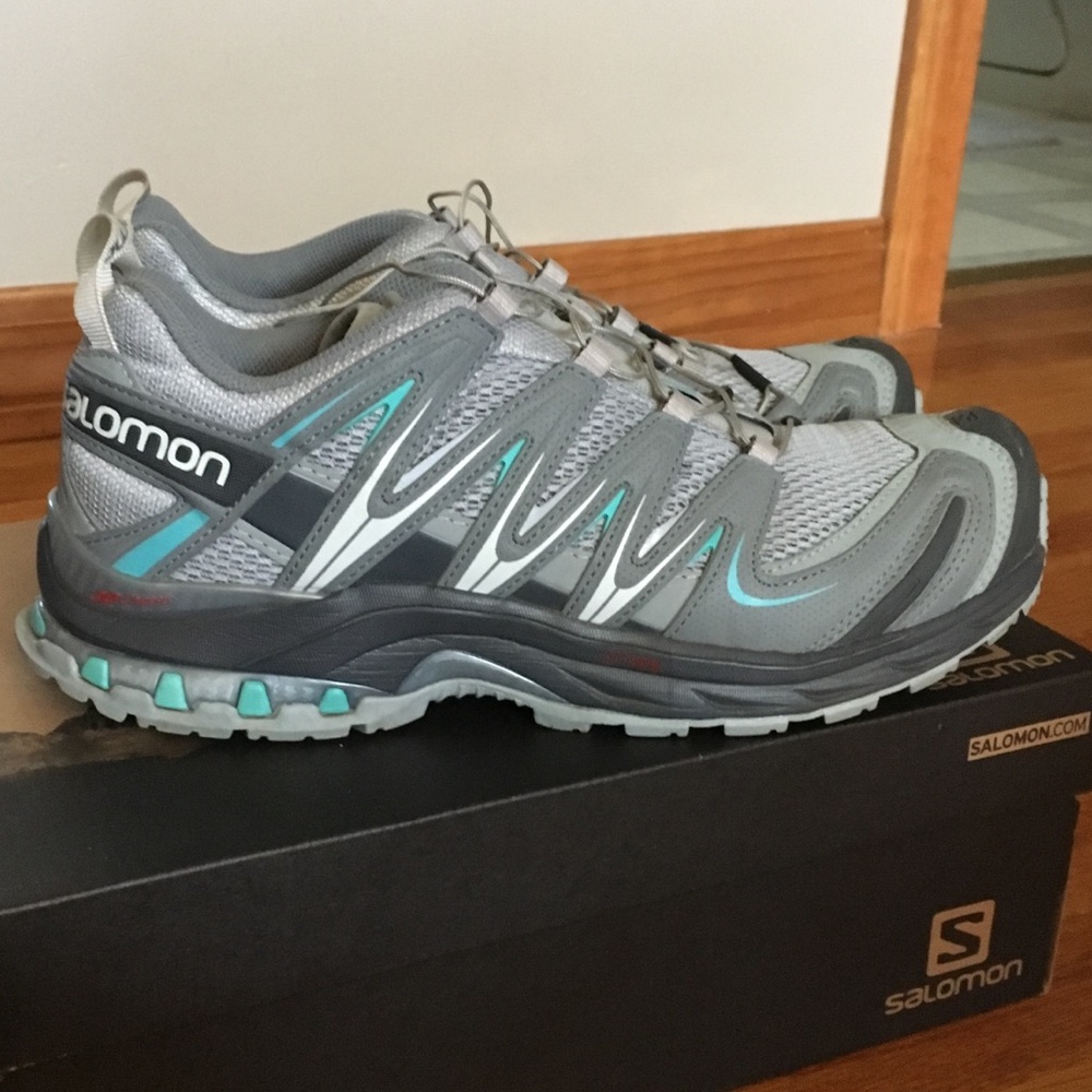 Women’s Salomon Trail Running Sneakers